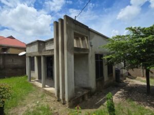 NYUMBA YENYE HATI, VYUMBA 3,GOBA NJIA NNE