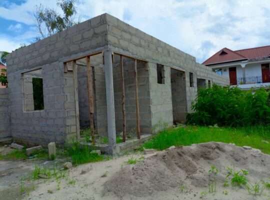 NYUMBA MBILI ,KIWANJA SQM.3,000,KILUVYA KWAKOMBA