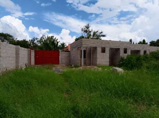 NYUMBA MBILI ,KIWANJA SQM.3,000,KILUVYA KWAKOMBA