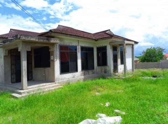 NYUMBA MBILI ,KIWANJA SQM.3,000,KILUVYA KWAKOMBA