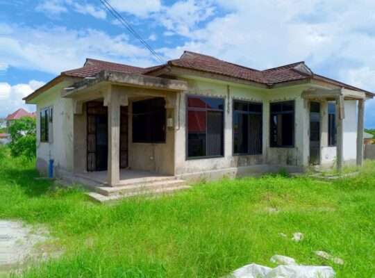 NYUMBA MBILI ,KIWANJA SQM.3,000,KILUVYA KWAKOMBA