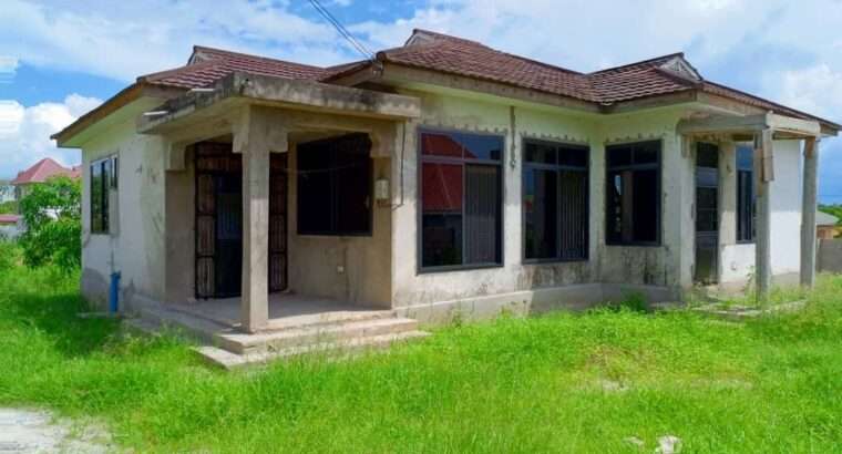 NYUMBA MBILI ,KIWANJA SQM.3,000,KILUVYA KWAKOMBA