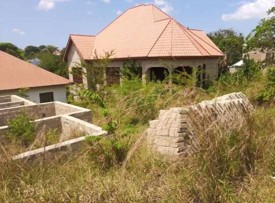 KIWANJA CHENYE MSINGI, SQM.500, KINAUZWA NA BANK