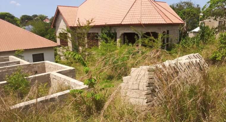 KIWANJA CHENYE MSINGI, SQM.500, KINAUZWA NA BANK