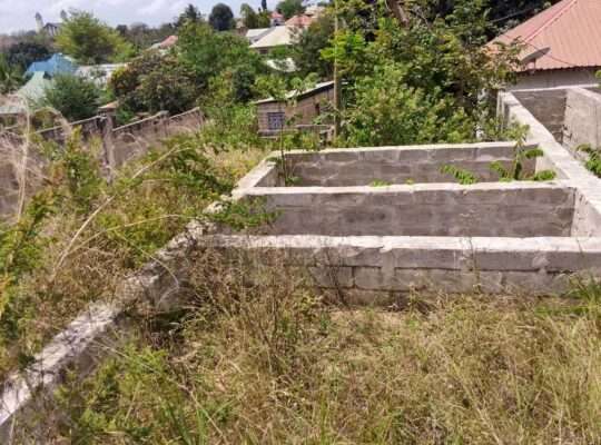 KIWANJA CHENYE MSINGI, SQM.500, KINAUZWA NA BANK