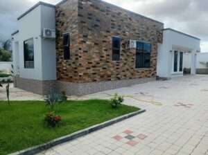 NYUMBA MPYA YA KISASA, VYUMBA VITATU (3) MADALE.