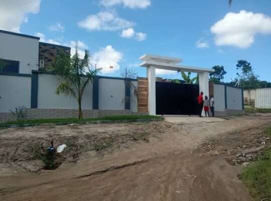 NYUMBA MPYA YA KISASA, VYUMBA VITATU (3) MADALE.