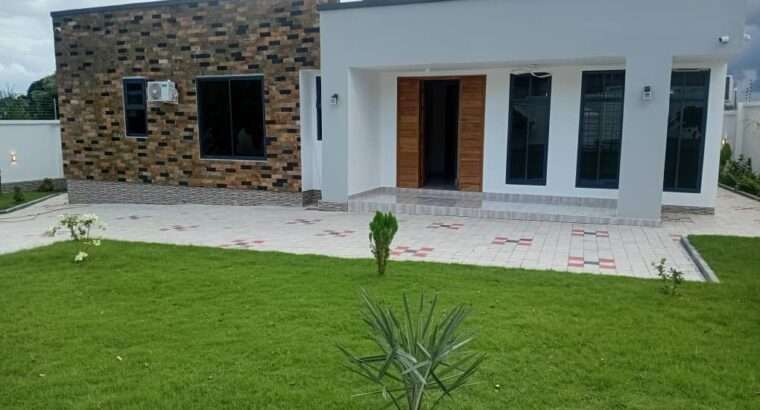 NYUMBA MPYA YA KISASA, VYUMBA VITATU (3) MADALE.