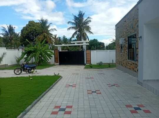 NYUMBA MPYA YA KISASA, VYUMBA VITATU (3) MADALE.