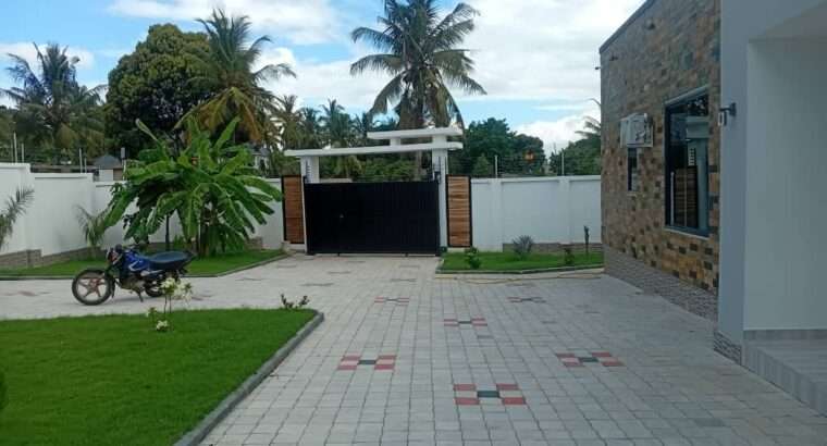 NYUMBA MPYA YA KISASA, VYUMBA VITATU (3) MADALE.