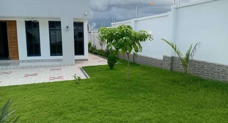 NYUMBA MPYA YA KISASA, VYUMBA VITATU (3) MADALE.