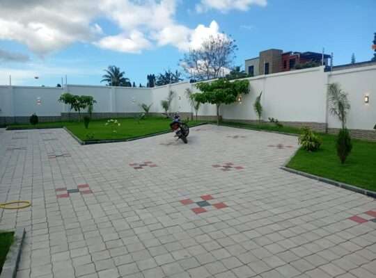 NYUMBA MPYA YA KISASA, VYUMBA VITATU (3) MADALE.