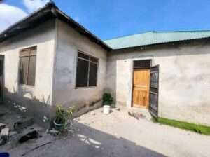 NYUMBA YENYE VYUMBA (3) TSHS.28ML.,KITUNDA