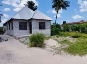 NYUMBA YAKUMALIZIA, VYUMBA VINNE (4) MAJOHE