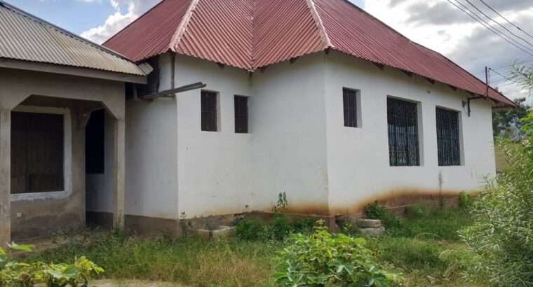 NYUMBA MBILI (PAMOJA) ZINAUZWA NA BANK, MOROGORO