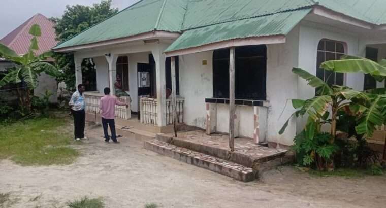 NYUMBA INAUZWA NA BANK, ULONGONI-B,GONGOLAMBOTO.