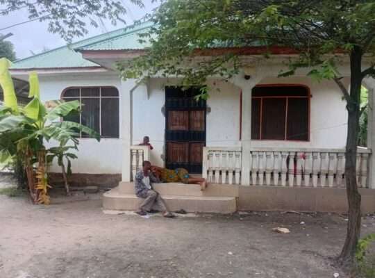 NYUMBA INAUZWA NA BANK, ULONGONI-B,GONGOLAMBOTO.