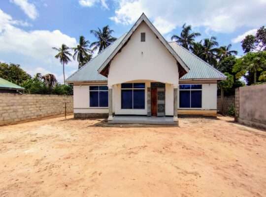 NYUMBA YENYE VYUMBA VITATU (3) PUGU KONA.