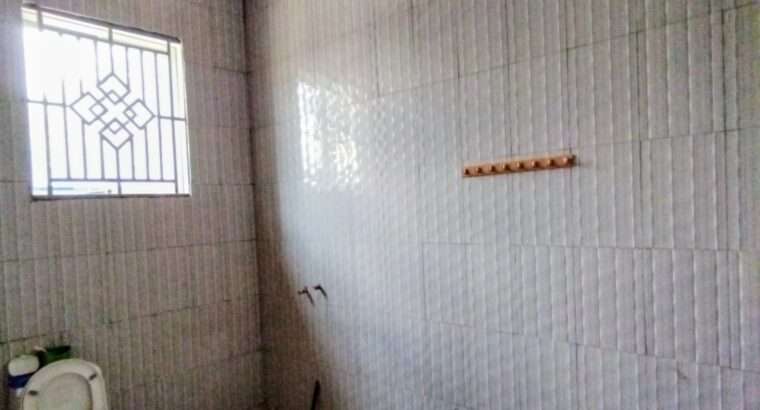 NYUMBA YENYE VYUMBA VITATU (3) PUGU KONA.