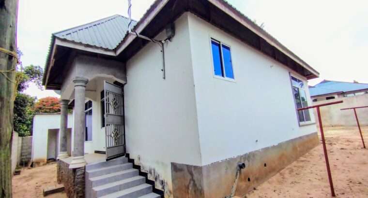 NYUMBA YENYE VYUMBA VITATU (3) PUGU KONA.