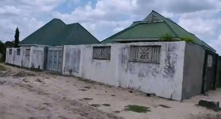 NYUMBA-TATU PAMOJA, MAJOHE-VIWEGE/GONGOLAMBOTO.