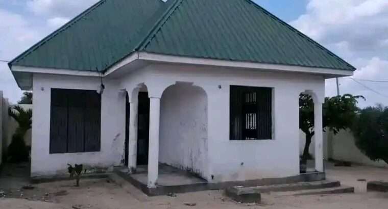 NYUMBA-TATU PAMOJA, MAJOHE-VIWEGE/GONGOLAMBOTO.