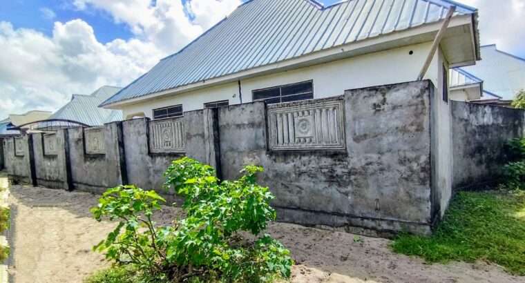 NYUMBA YA VYUMBA 3, KIVULE FREMU 10