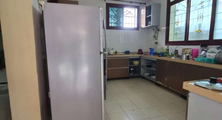 GHOROFA YA KISASA,VYUMBA VITANO (5)MTONI KIJICHI