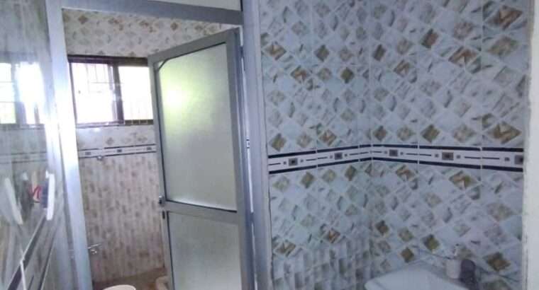 NYUMBA IMESHUSHWA BEI, KIVULE FREMU KUMI.