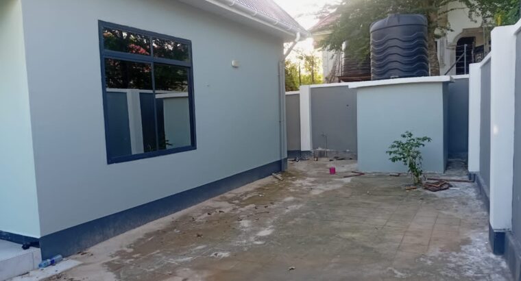 NYUMBA NZURI SANA YAKUHAMIA, MADALE-FLAMINGO.