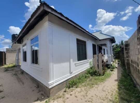 NYUMBA YENYE VYUMBA VINNE(4) MBAGALA-KINGUGI.