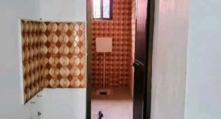 NYUMBA YENYE VYUMBA VITATU (3) KIVULE FREMU KUMI