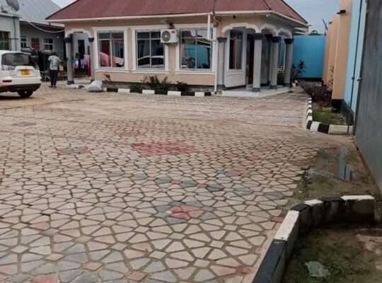 YA VYUMBA VITATU (3) CHANIKA KWA MAKAMU WA RAIS.