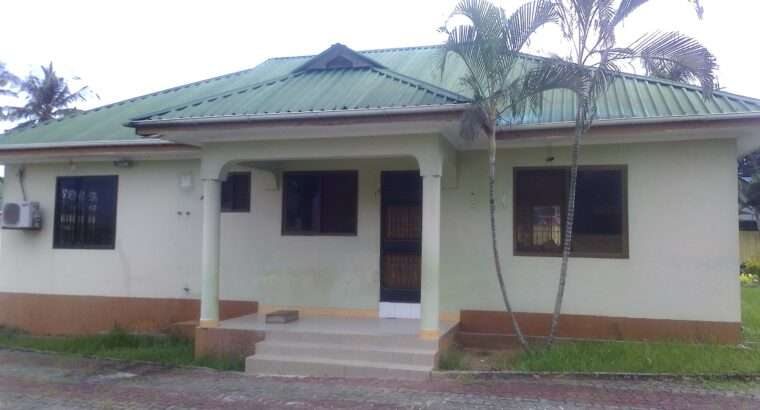 NYUMBA MBILI/MADUKA 3, KIWANJA SQM.2,000, PUGU