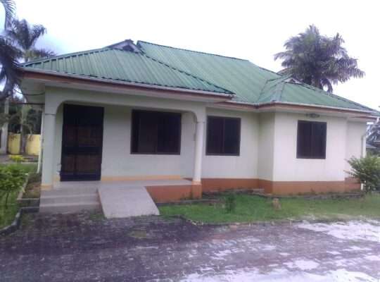 NYUMBA MBILI/MADUKA 3, KIWANJA SQM.2,000, PUGU