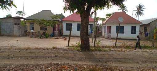 NYUMBA TATU PAMOJA(VYUMBA 6) KISEMVULE