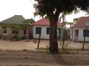 NYUMBA TATU PAMOJA(VYUMBA 6) KISEMVULE