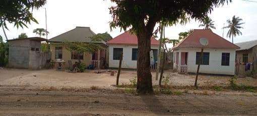 NYUMBA TATU PAMOJA(VYUMBA 6) KISEMVULE