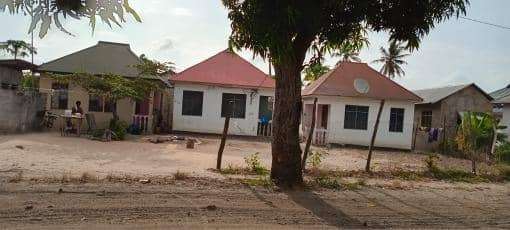 NYUMBA TATU PAMOJA(VYUMBA 6) KISEMVULE