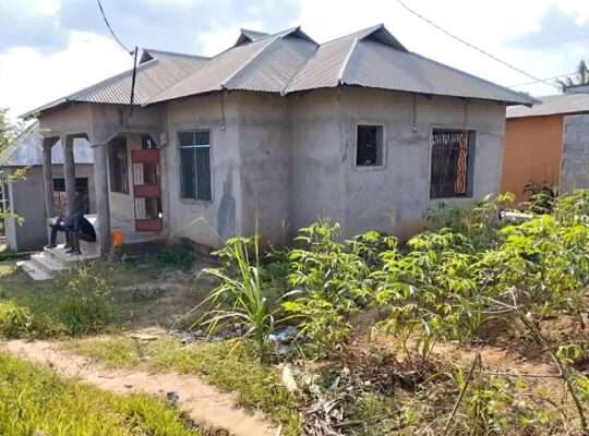NYUMBA YENYE VYUMBA VITATU (3) MBONDOLE/MSONGOLA