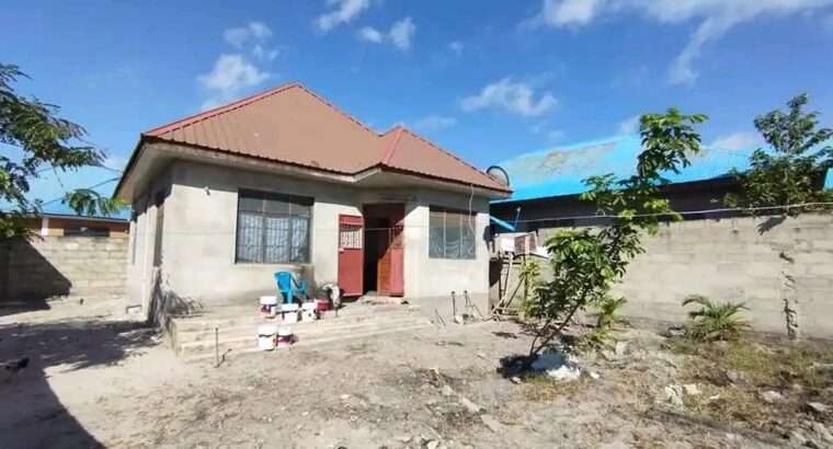 NYUMBA-2 KWENYE KIWANJA KIMOJA, KIVULE/MNARANI