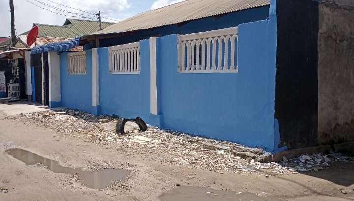 NYUMBA YA VYUMBA VITATU(3) TSHS.800k/MWEZI,SINZA