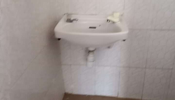 NYUMBA YA VYUMBA VITATU(3) TSHS.800k/MWEZI,SINZA