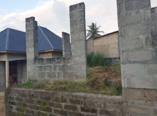 PAGALE ZURI, VYUMBA 3, BEI RAFIKI, CHABOKO