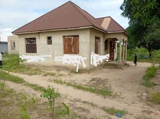 NYUMBA YA VYUMBA 3, INAUZWA NA BANK, VIGWAZA.