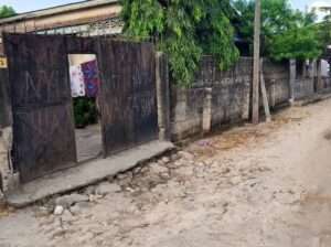 VYUMBA 8, INAUZWA NA BANK, GONGOLAMBOTO.