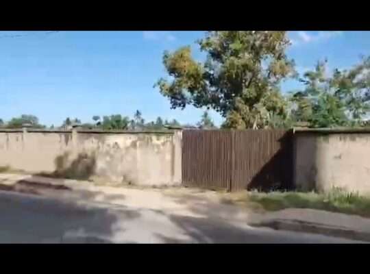 3 ACRES FENCED STRATEGIC YARD, GONGOLAMBOTO