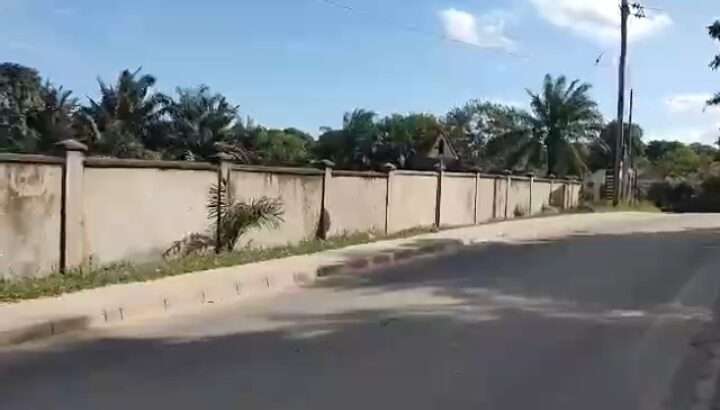 3 ACRES FENCED STRATEGIC YARD, GONGOLAMBOTO