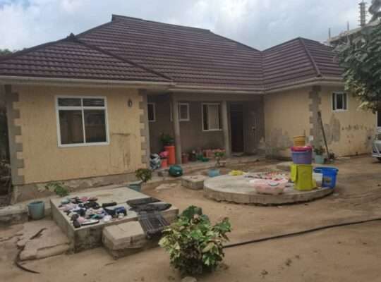 INAUZA BANK, TSHS.180 MILIONI TU, MAKONGO JUU