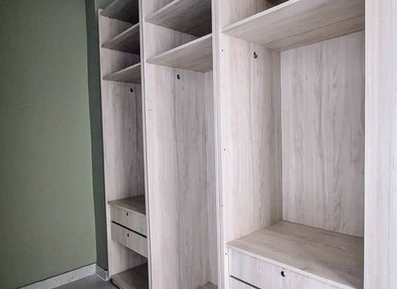 8 BDR LUXURIOUS VILLA, $ 1.8 MIL. AT OYSTERBAY